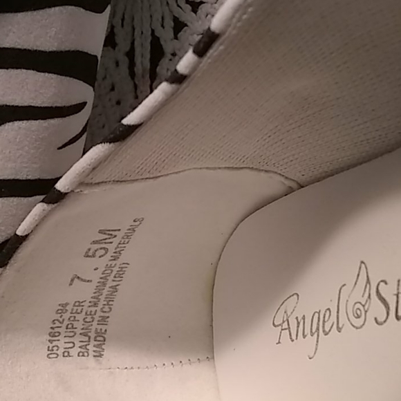 Shoes - Picture 6 of 7